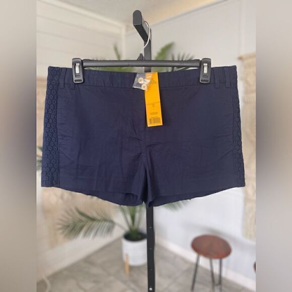 Tory Burch Ollie Shorts in Navy. - Picture 1 of 5